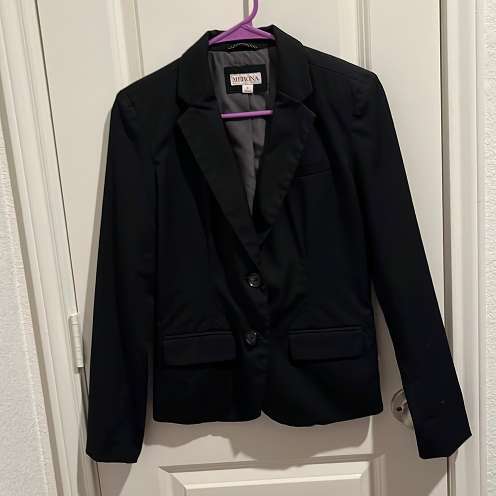Black blazer, good condition, 2 button